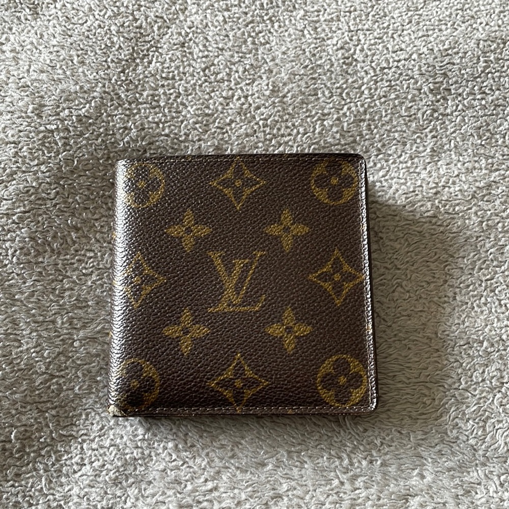 Louis Vuitton Wallet - Unisex